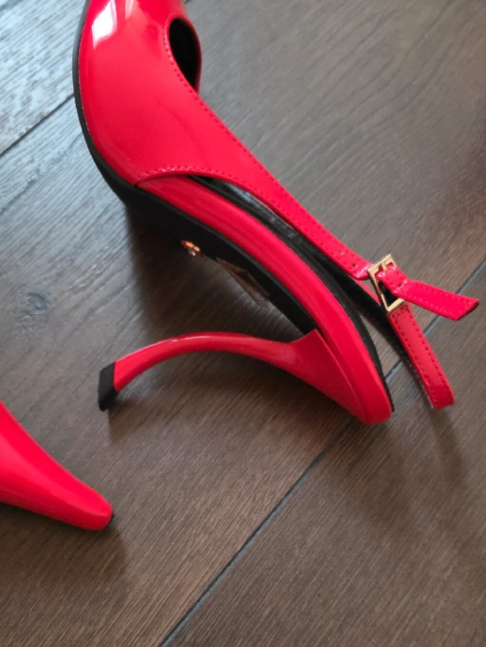 Azalea Wang Patent Red Pointed-Toe Slingback Heels - Picture 4 of 9